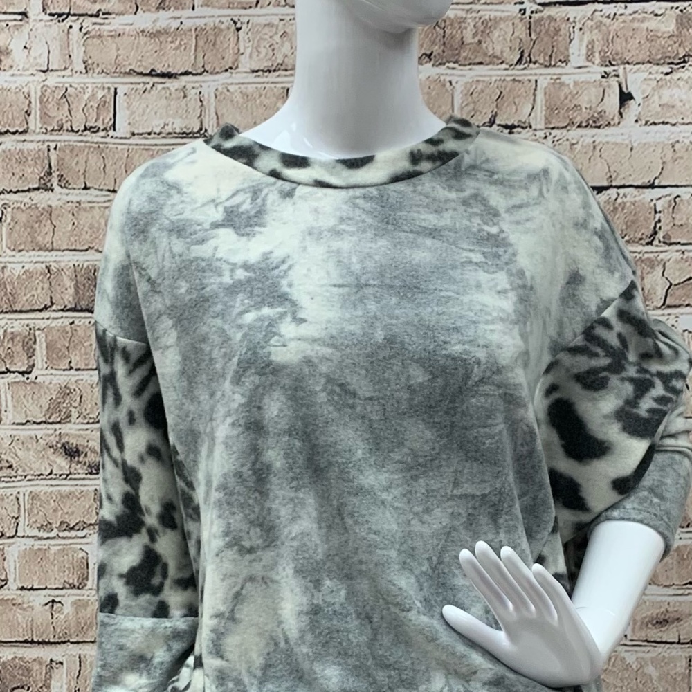 Leopard spots sweater
